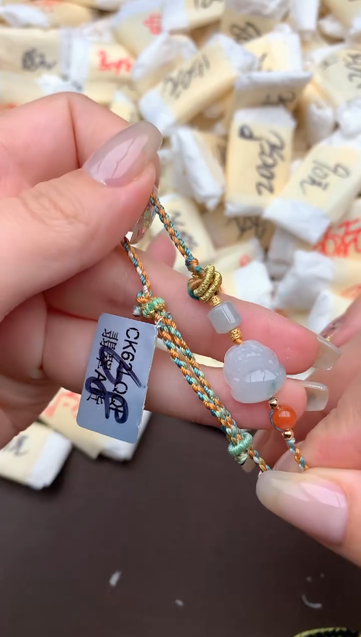 【闪购商品】翡翠挂件未镶嵌— 