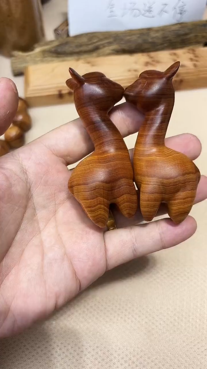 柏木（崖柏）南太行崖柏手把件羊驼