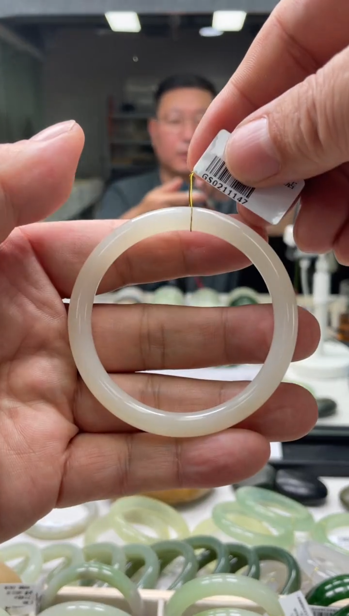 【闪购商品】和田玉手镯未镶嵌编码 1147圈口53-55