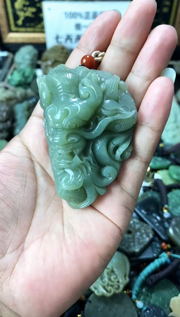 颈饰未镶嵌和田玉1