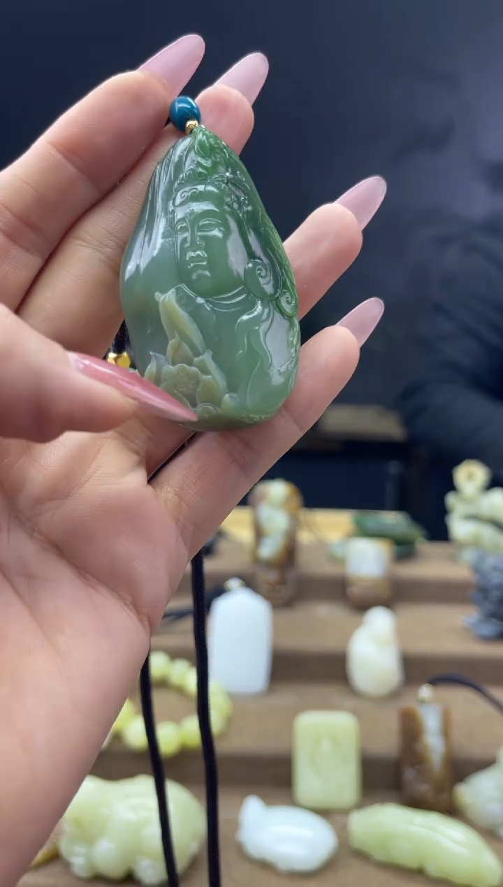 颈饰未镶嵌和田玉1
