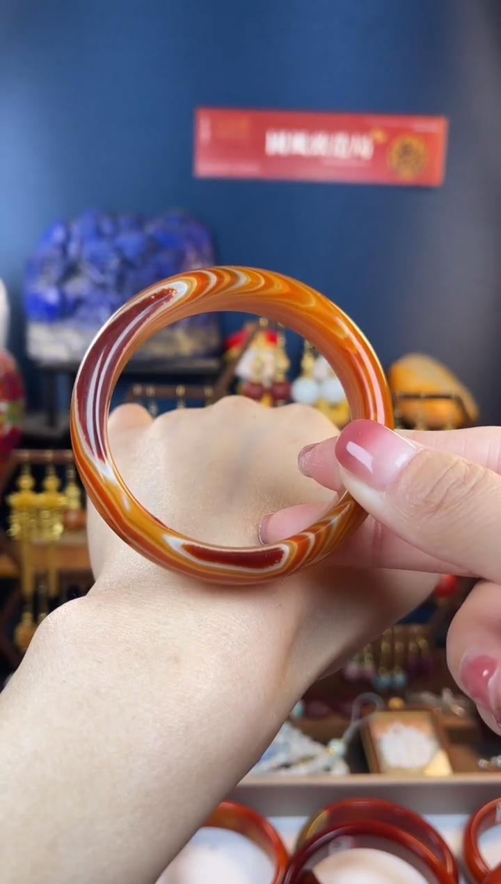 未镶嵌手镯玛瑙/玉髓静*，战国红手镯