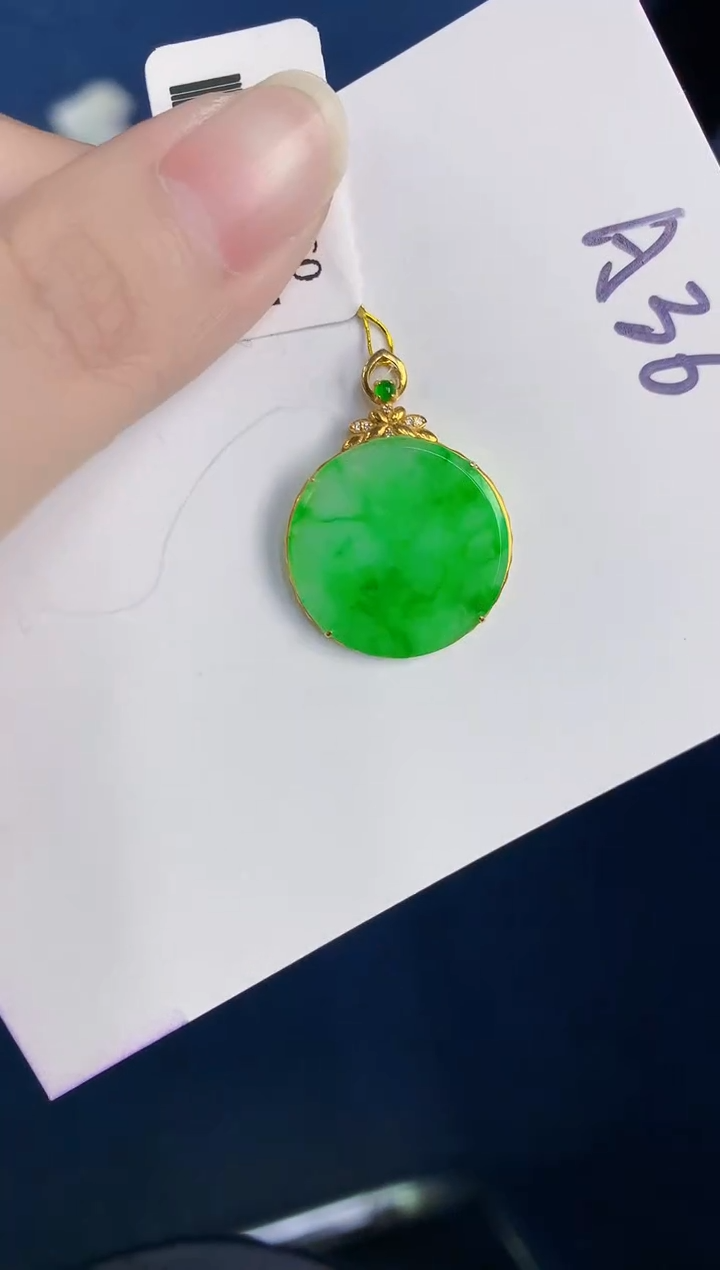 颈饰18K金镶嵌翡翠天然翡翠缅甸A货
