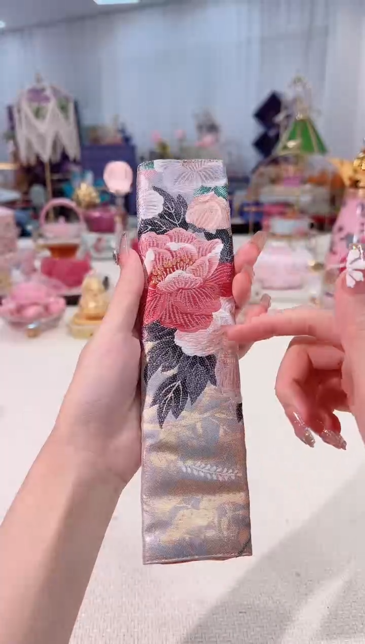 非遗西阵织 如图所示