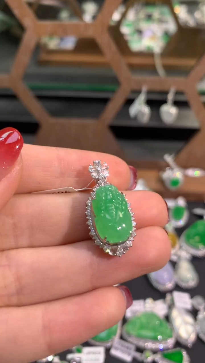 【闪购商品】翡翠吊坠(不含链)18K金镶嵌吊坠