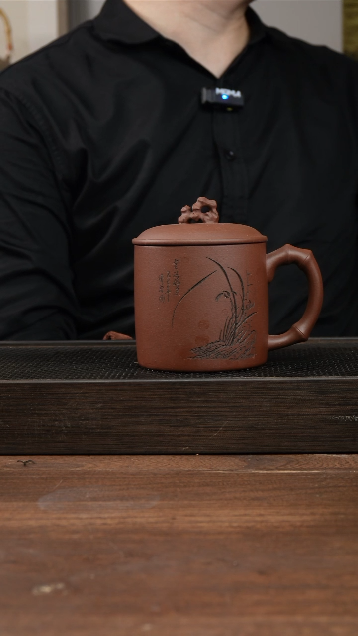 茶杯紫砂紫泥太湖石兰花刻绘盖杯  ！  直身桶   微瑕  