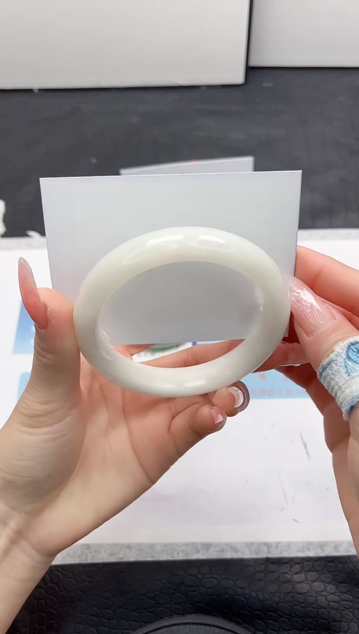 【闪购商品】和田玉手镯未镶嵌65-60.5