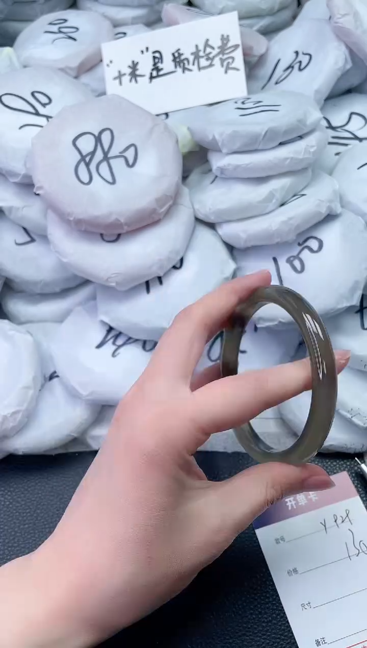 【闪购商品】石英质玉手镯未镶嵌Y929