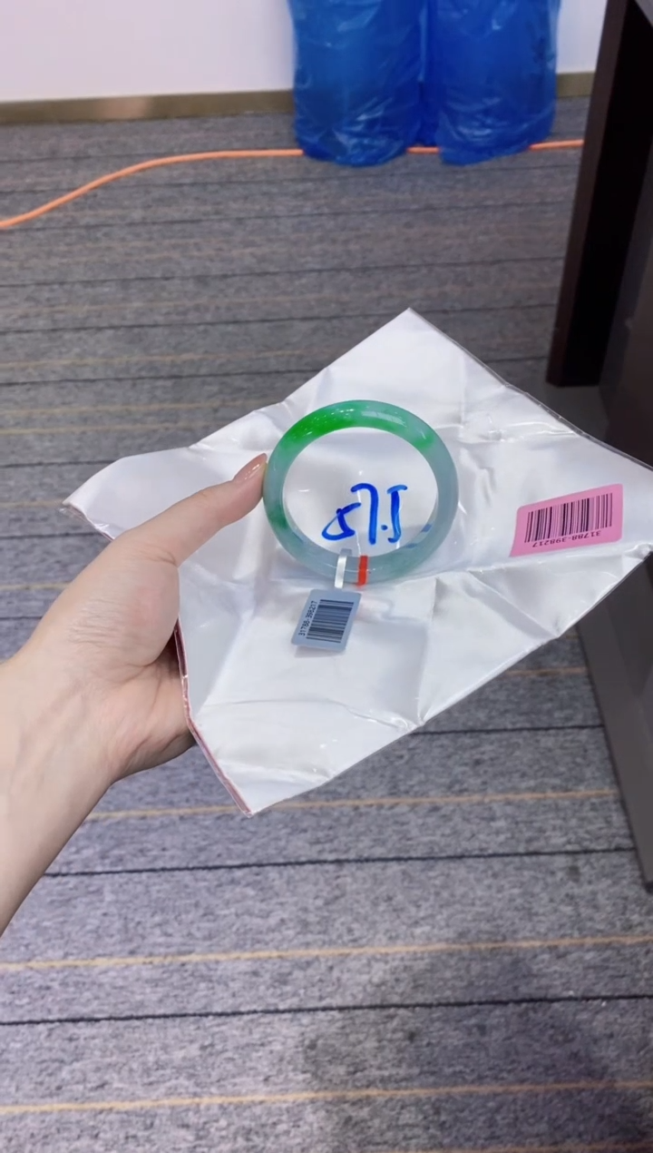 【闪购商品】翡翠手镯未镶嵌11111111111
