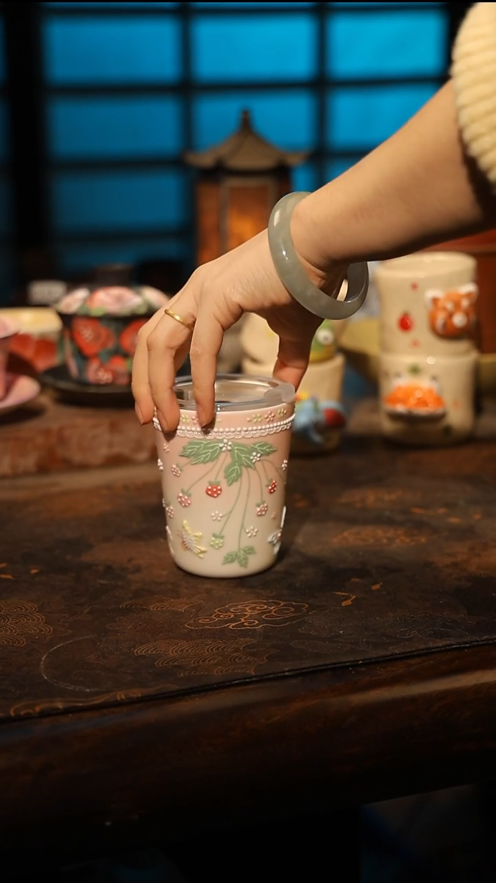 陶瓷景德镇高温釉下彩手工手绘款式