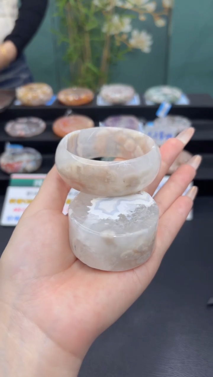 石英质玉未镶嵌手镯A141(54圈赠送镯心)