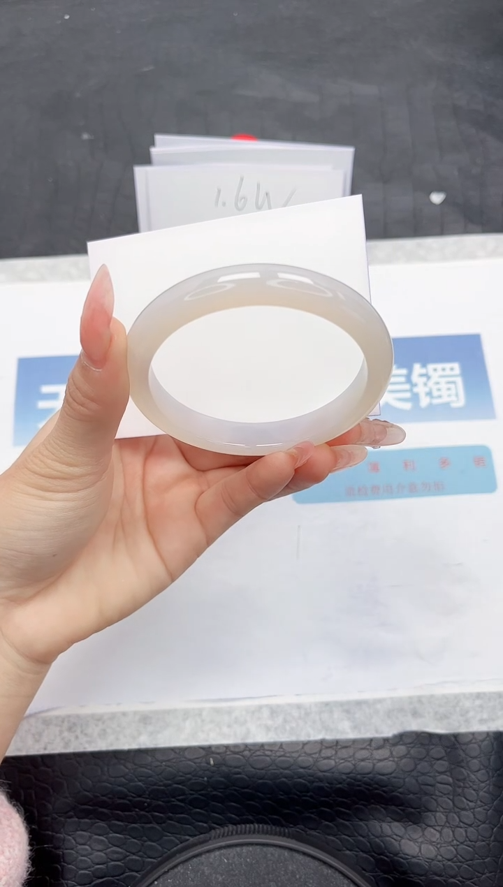 【闪购商品】石英质玉手镯未镶嵌O169-58.4