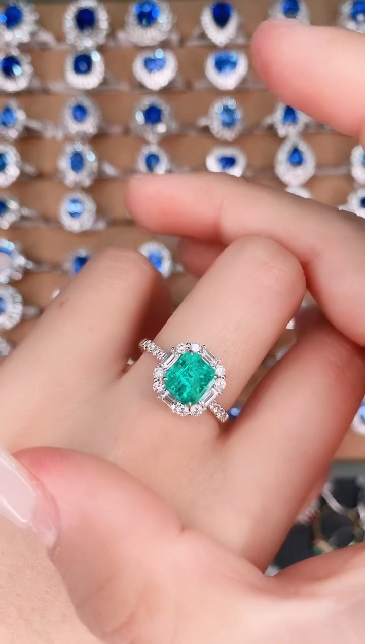 【闪购商品】祖母绿18K金戒指18K金镶嵌1.6克拉