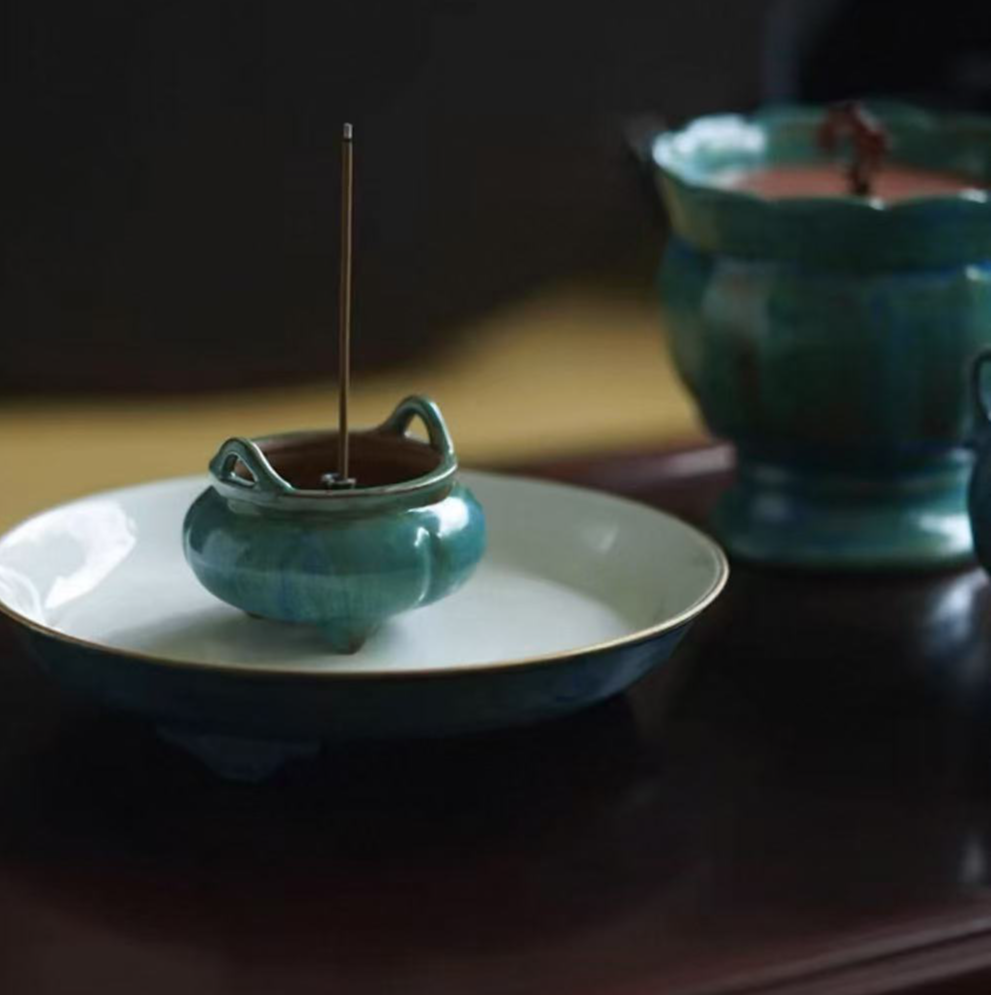 官绿釉云深线香炉茶桌摆件