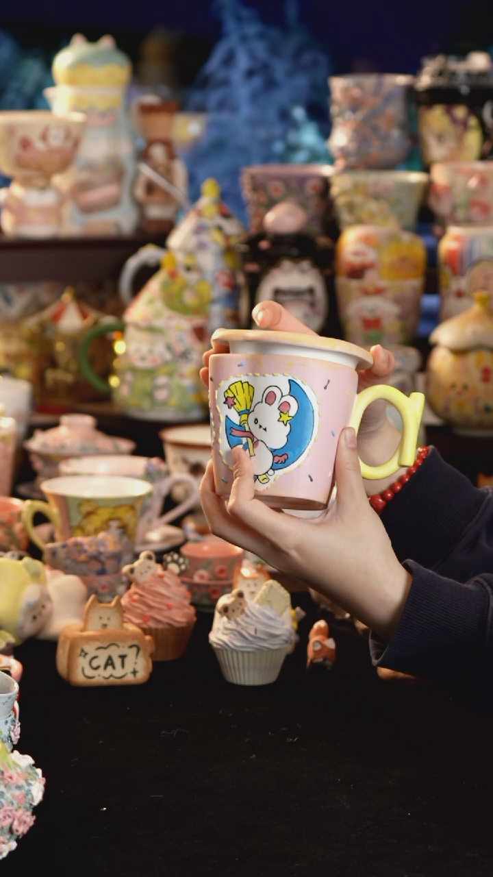 摆件陶景德镇釉下彩手绘设计师款陶瓷