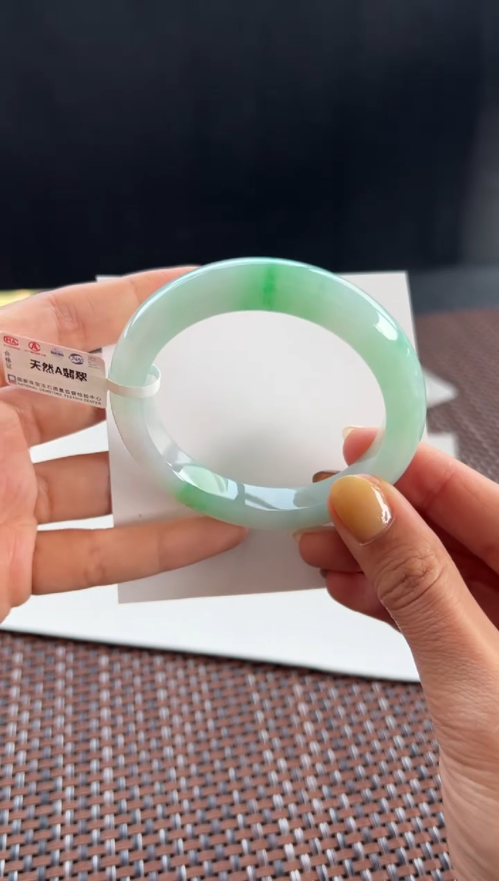 【闪购商品】翡翠手镯未镶嵌36号54.7*10.1*8.9