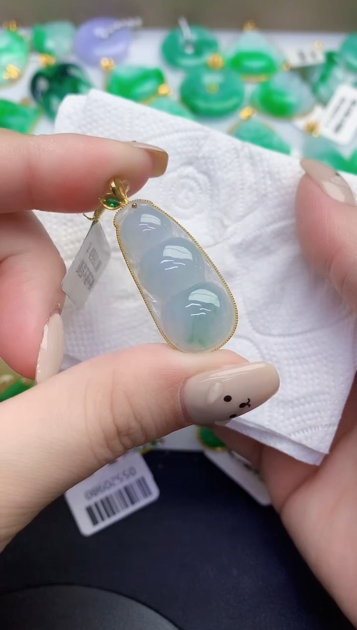 颈饰18K金镶嵌翡翠缅甸天然翡翠A货