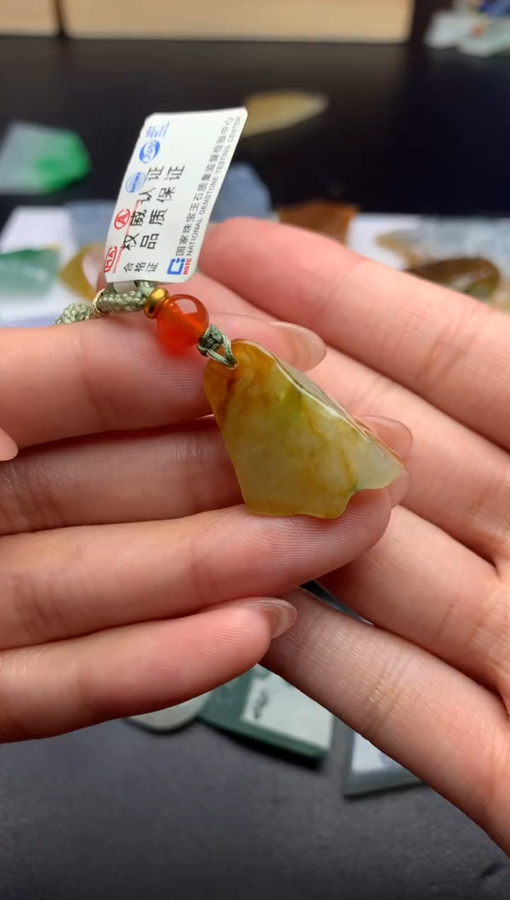 【闪购商品】翡翠吊坠(不含链)18K金镶嵌净货