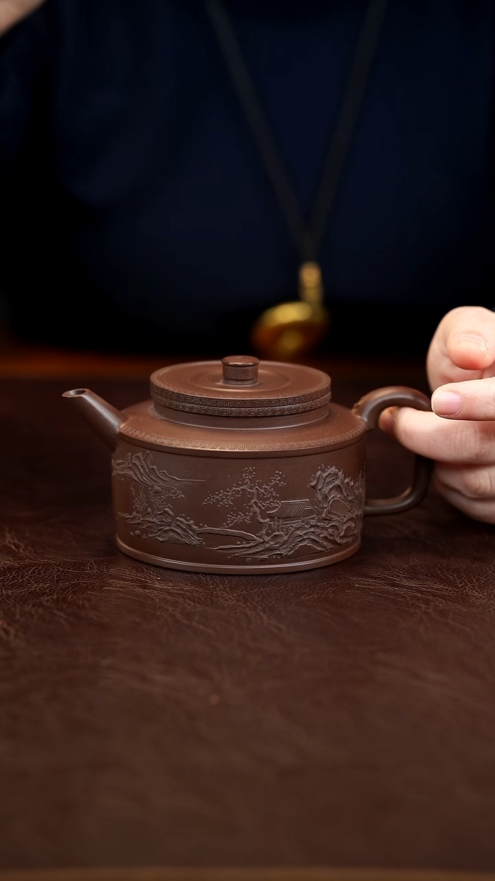 茶壶紫砂德钟 山水 堆绘