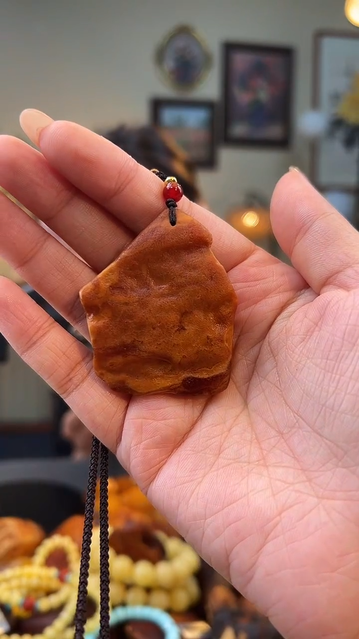 琥珀颈饰未镶嵌吊坠