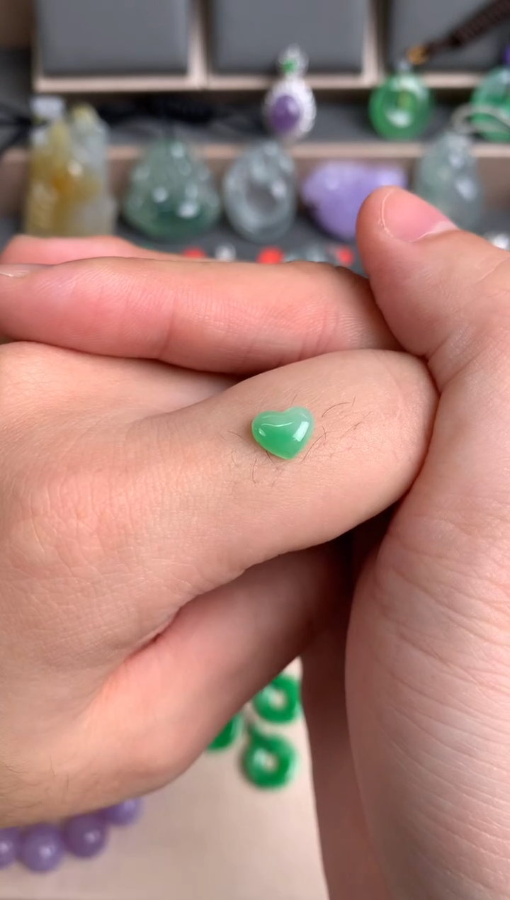 未镶嵌定制翡翠裸玉