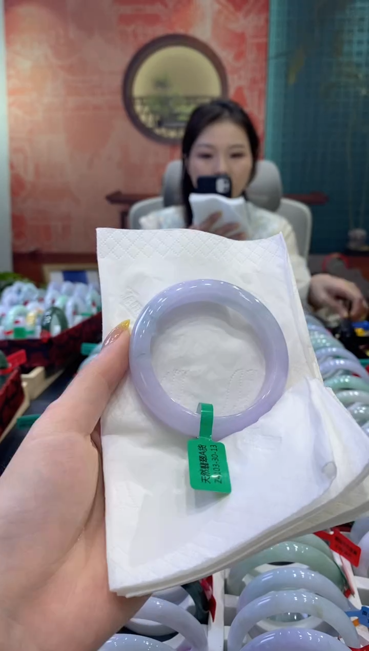 翡翠未镶嵌手镯多人09409