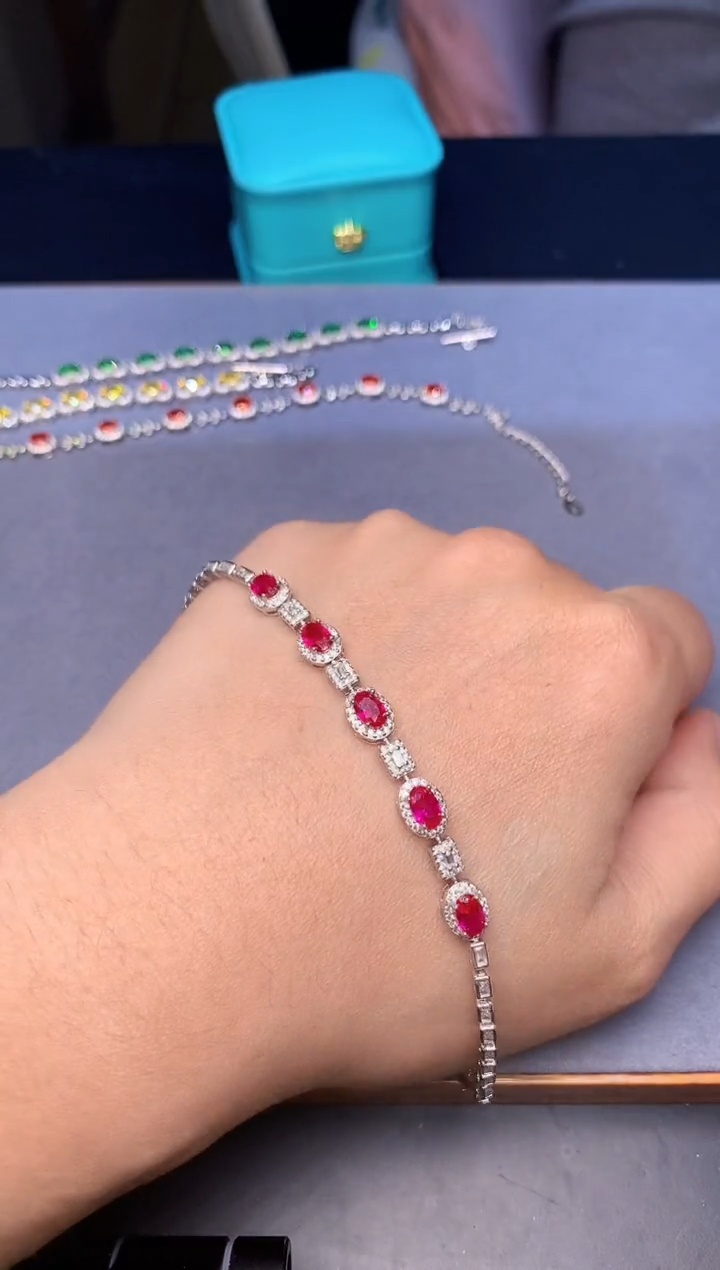 【闪购商品】红宝石手链银S925镶嵌........