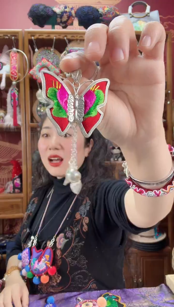 刺绣项链109甜甜家