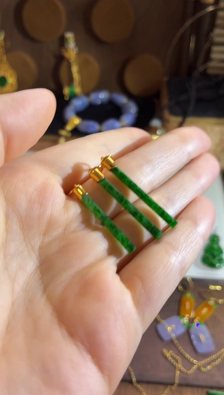 吊坠(不含链)18K金镶嵌翡翠多样性发货 发其一