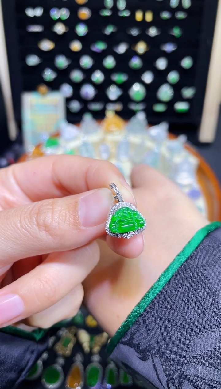 【闪购商品】翡翠颈饰18K金镶嵌高冰胶满绿佛公提溜