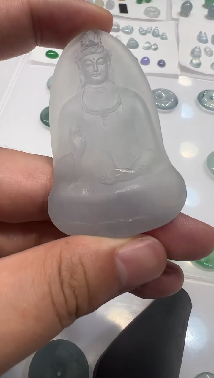 定制翡翠未镶嵌观音