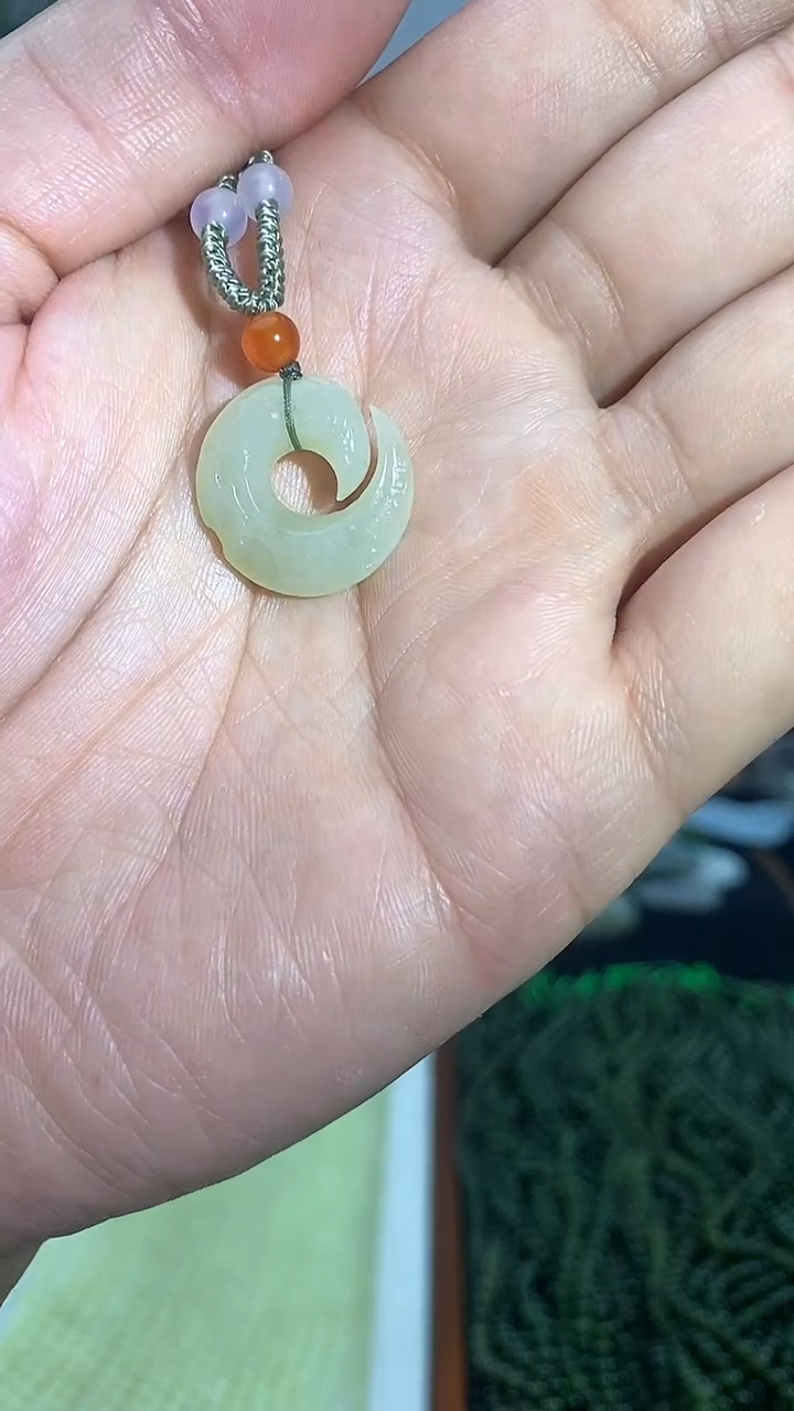 和田玉未镶嵌颈饰1