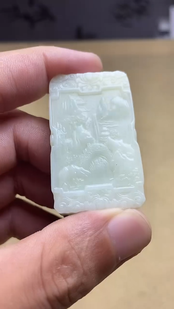 和田玉未镶嵌颈饰山水