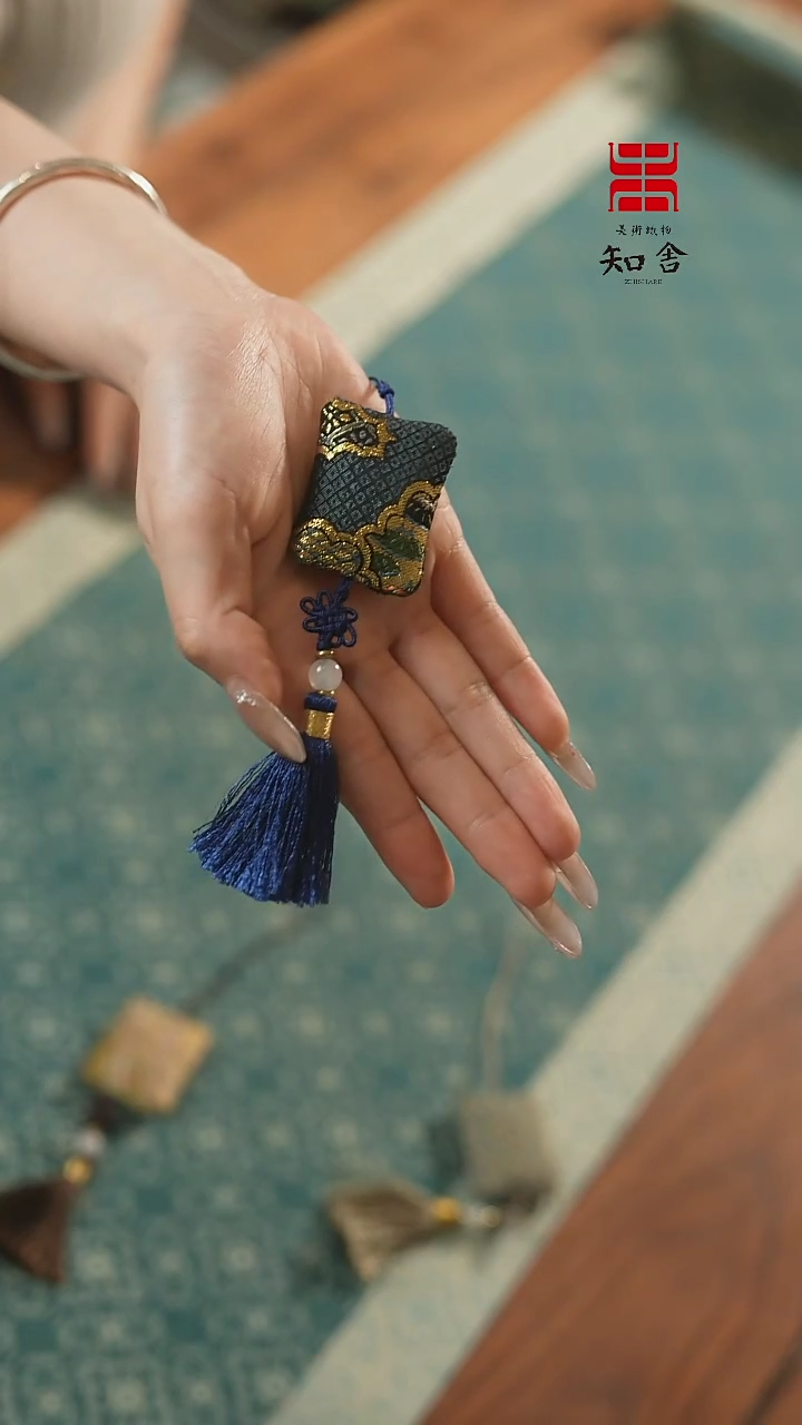 【闪购商品】香囊···········