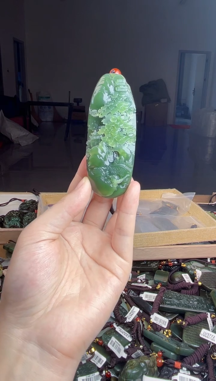 颈饰未镶嵌和田玉1