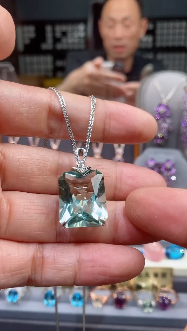 【闪购商品】绿水晶吊坠银S925镶嵌绿水晶吊坠