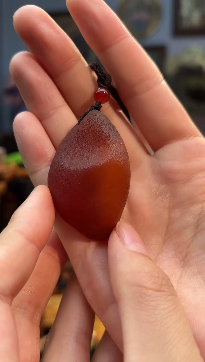 琥珀颈饰未镶嵌吊坠