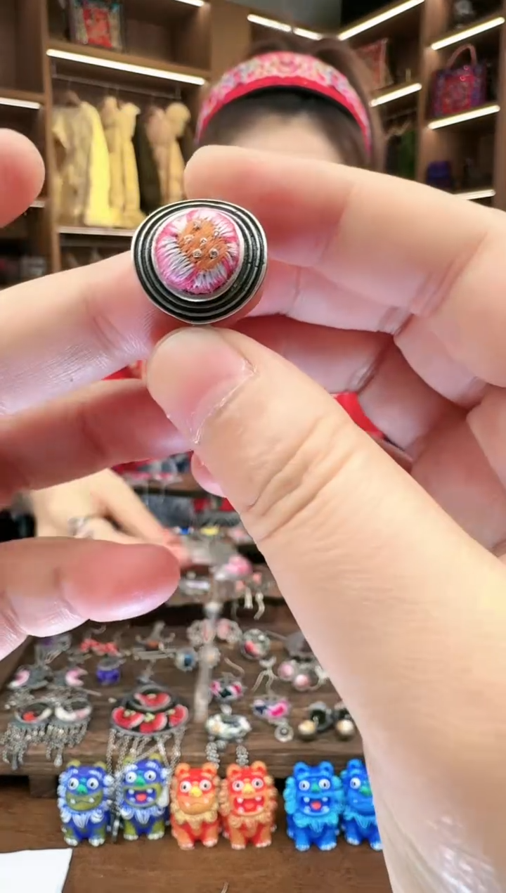 【闪购商品】织绣165黔东南苗族刺绣