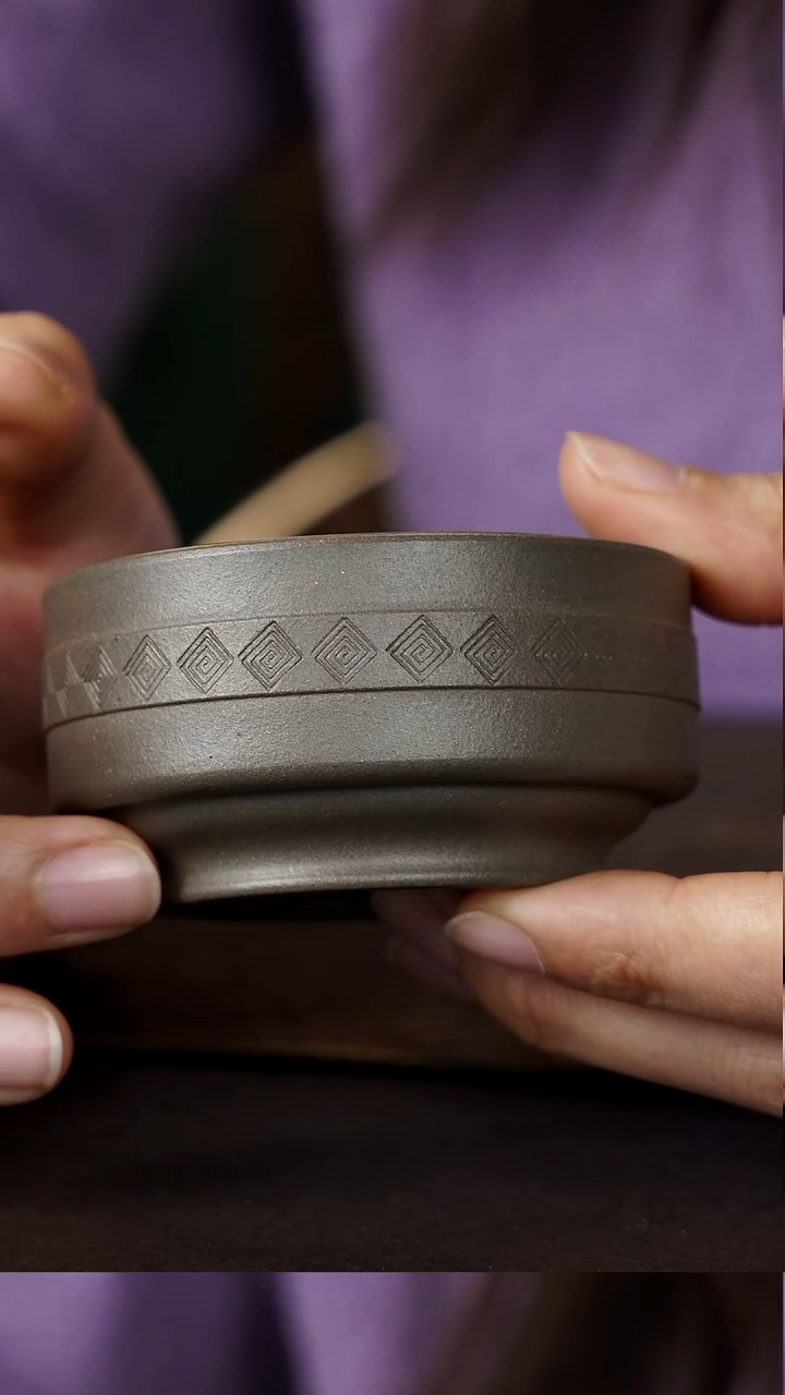 茶杯紫砂杯研所 石鼓杯手作回纹 青灰段70cc