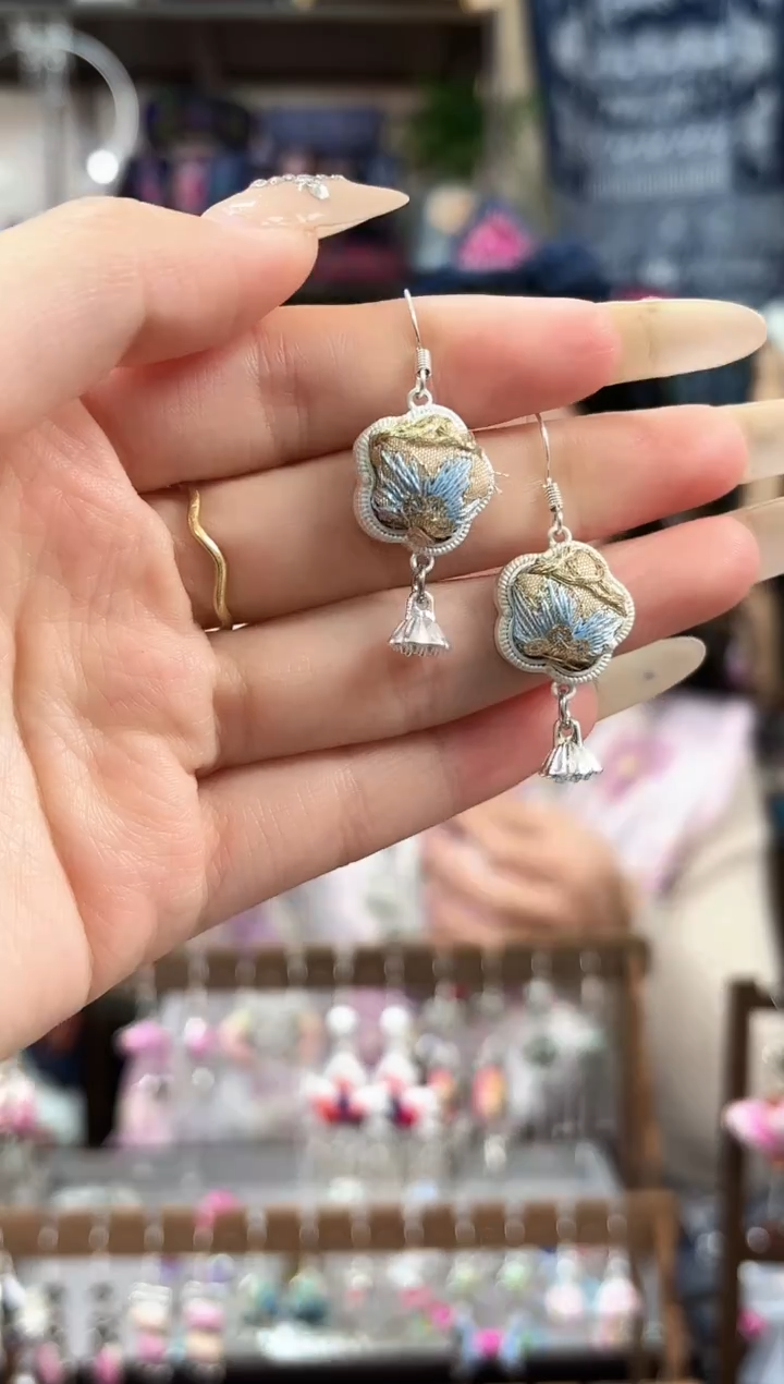 织绣民族风非遗老绣苗银饰品544