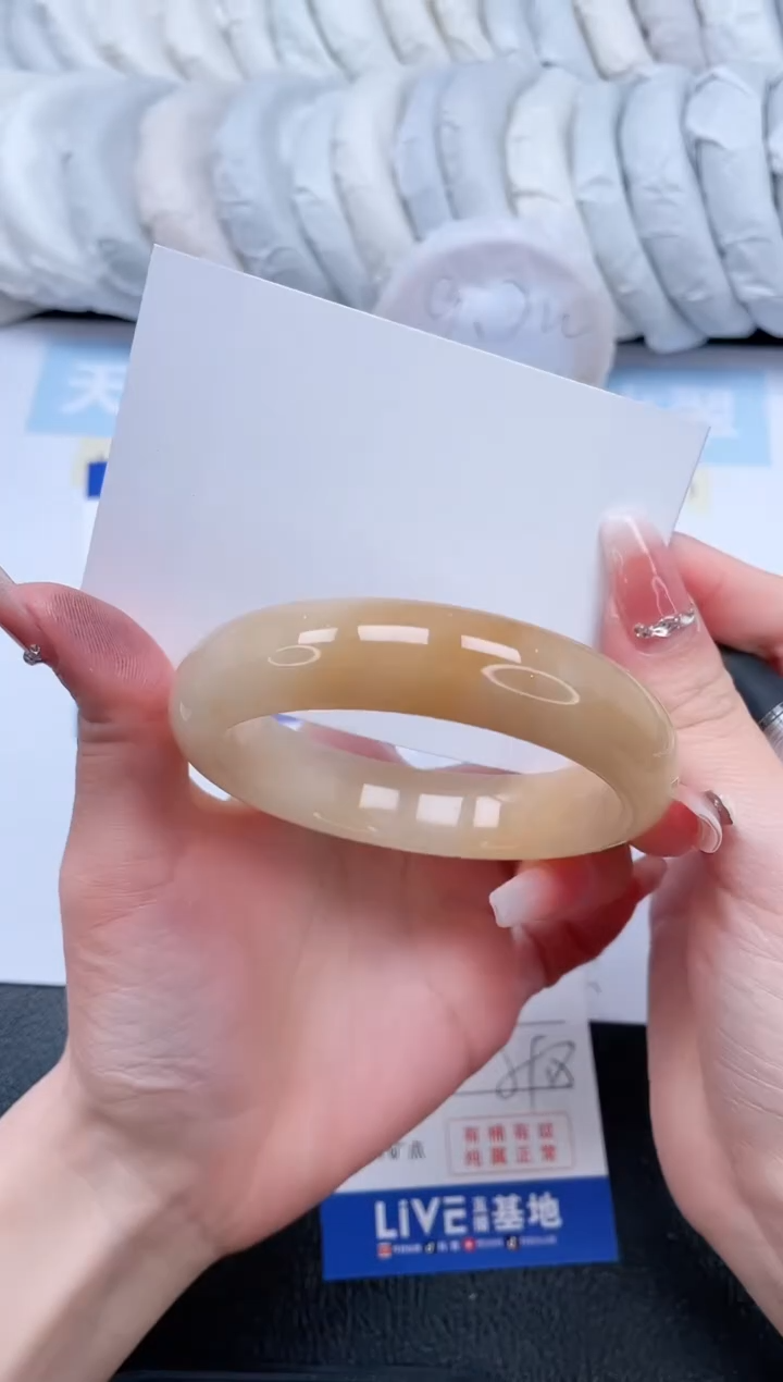 【闪购商品】石英质玉手镯未镶嵌T263-59.8