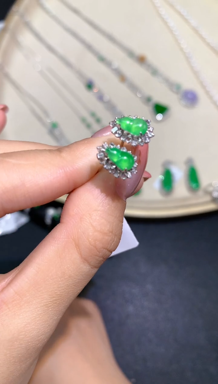 翡翠18K金镶嵌耳饰耳饰A411|