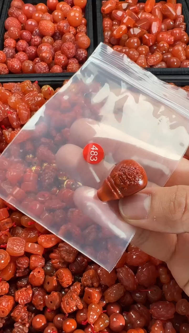 【闪购商品】南红玛瑙颈饰未镶嵌1