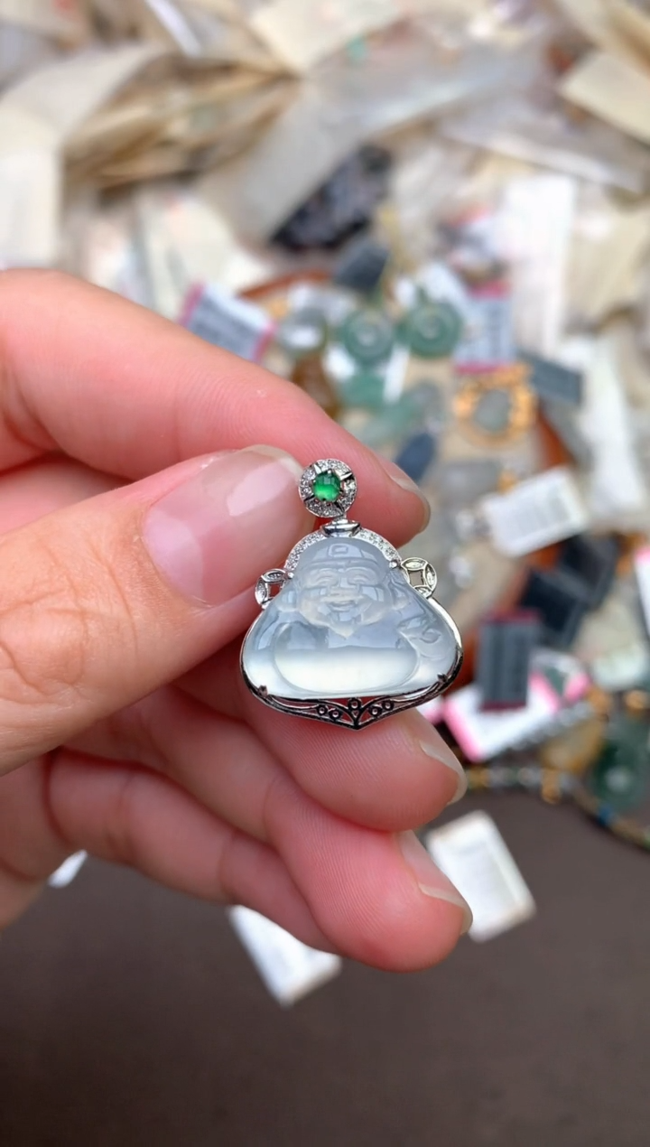 翡翠挂件18K金镶嵌一