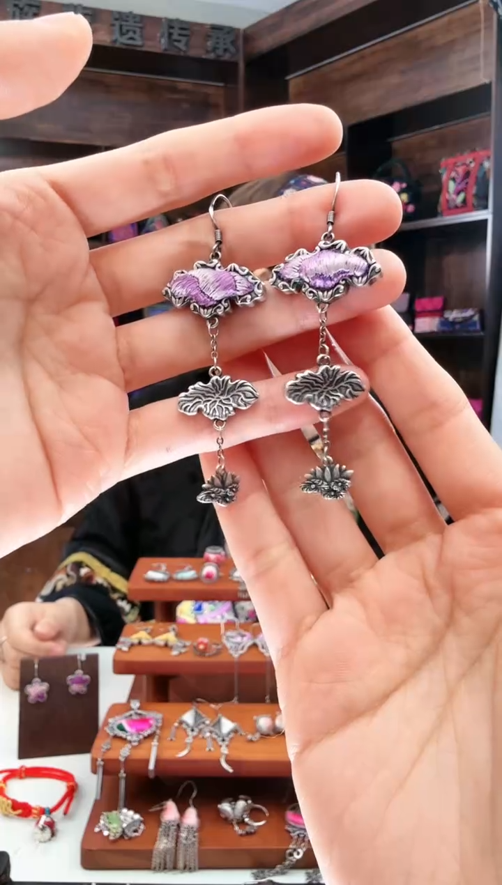 【闪购商品】织绣16蚩梦苗族古绣