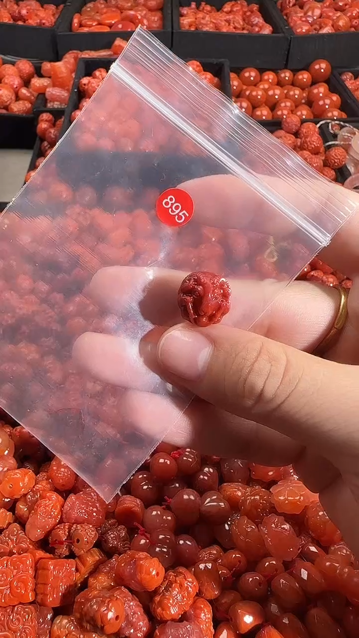 颈饰未镶嵌南红玛瑙1