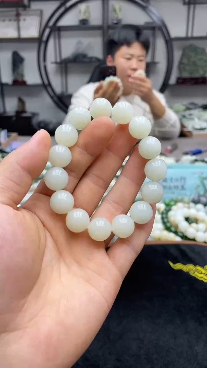 未镶嵌手串和田玉纯天然新疆且末青白14圆珠