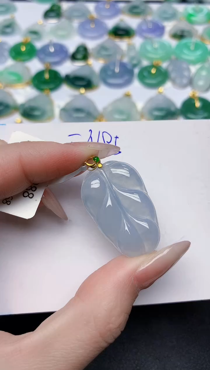 颈饰18K金镶嵌翡翠天然缅甸A货翡翠百元以上9元证书费自理