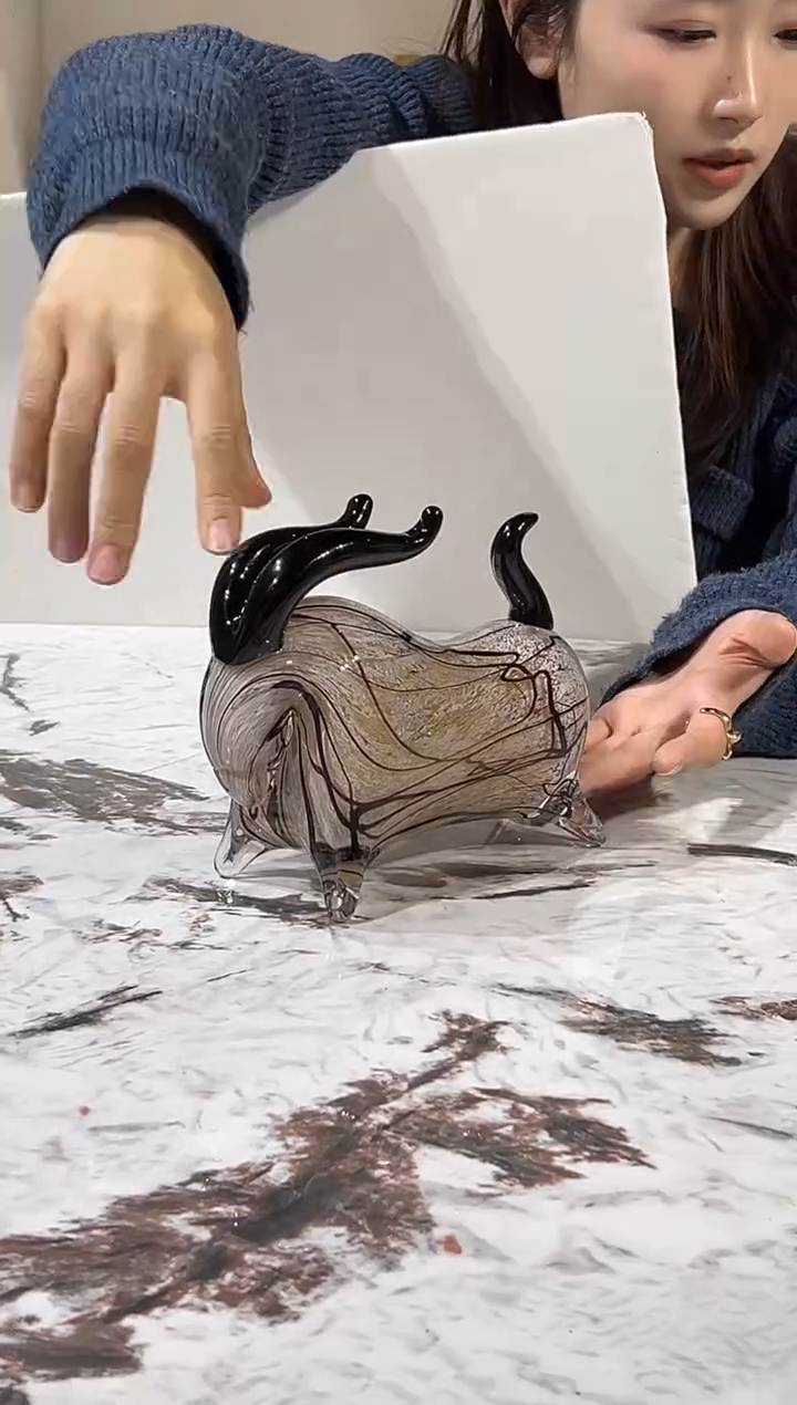 琉璃牛气冲天摆件