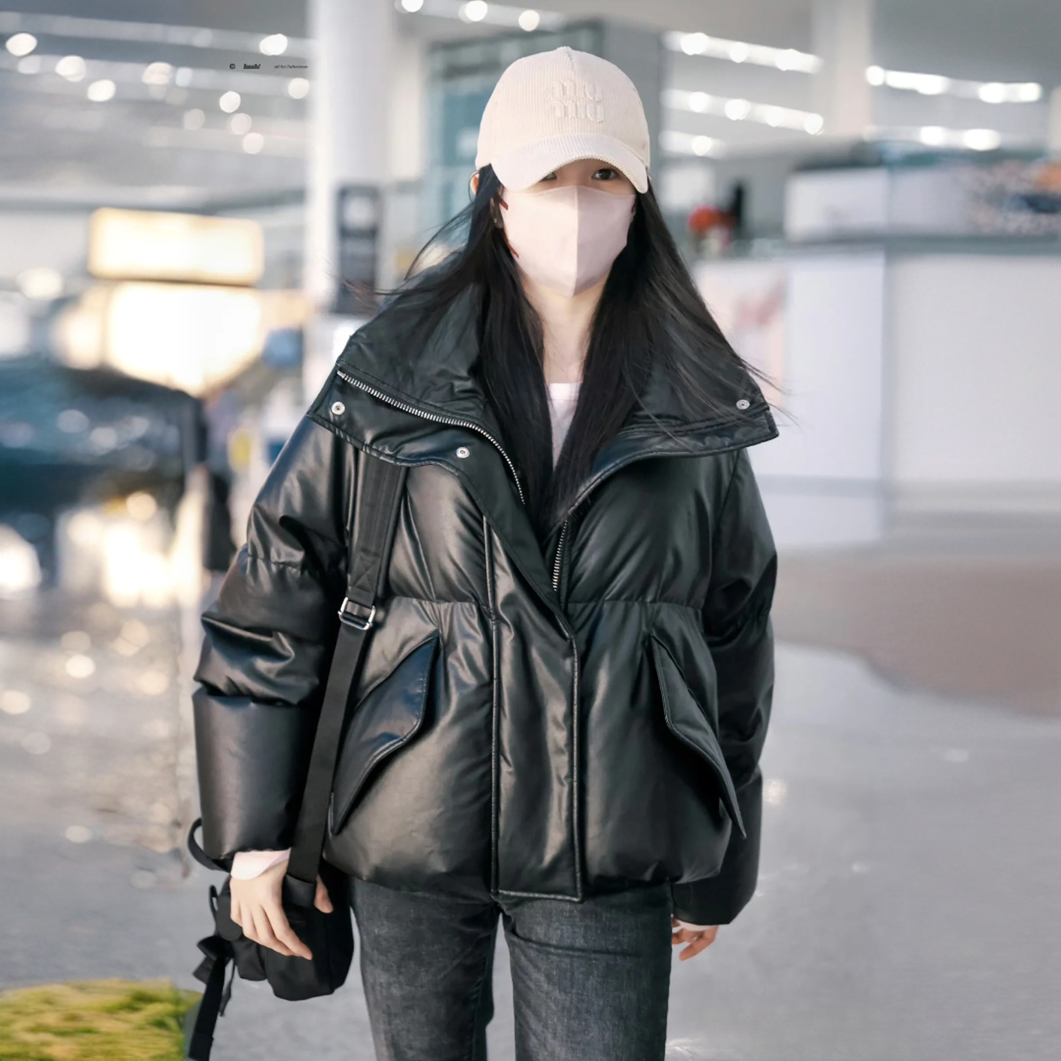 未使用 Maison Margiela/梅森马吉拉 【现货】环保皮连帽黑色羽绒服